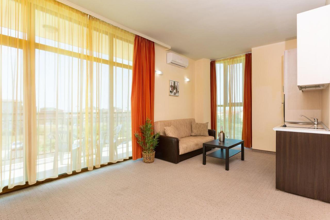 Hotel Julia Sveti Vlas Exteriör bild